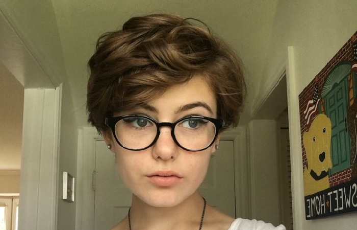 Short Feathered Hair