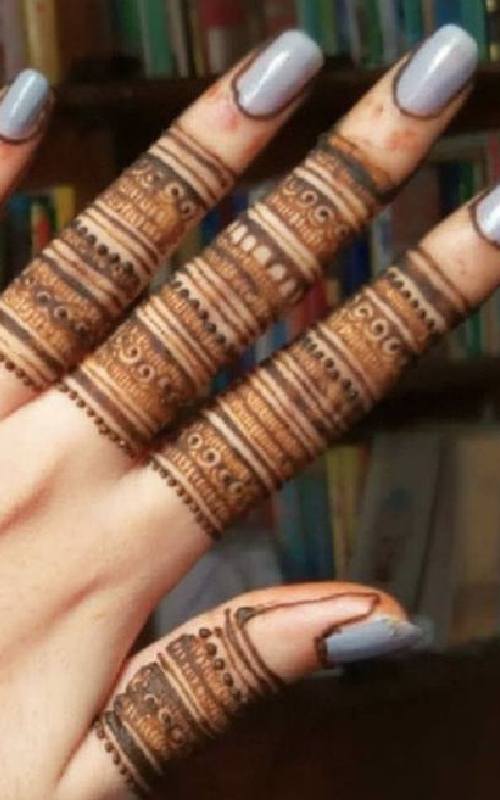 Finger Mehndi Design