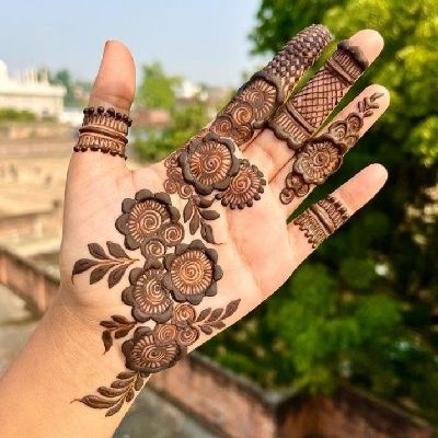 Front Hand Mehndi Designs