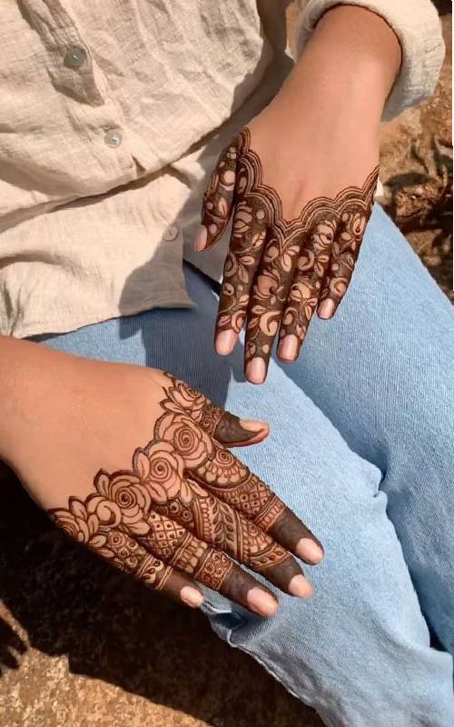 Finger Mehndi