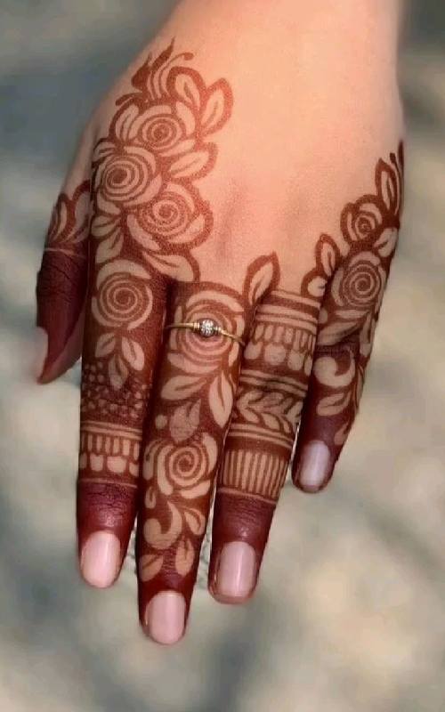 Finger Mehndi